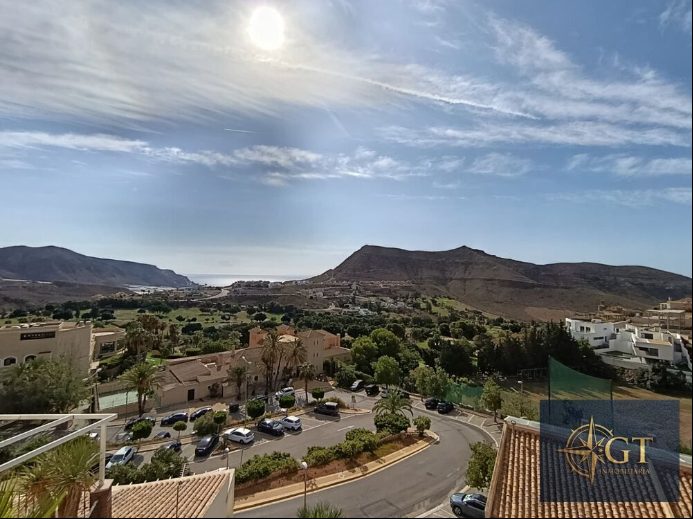 Tríplex en venta en La Envía, Vícar: Vistas a la sierra y al mar